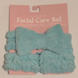 NEW! 3 Piece Plush Bow Headband and Wristband Home Facial Care Spa Set